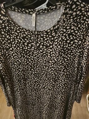 Mossimo Black & Cream Long Sleeve Dress